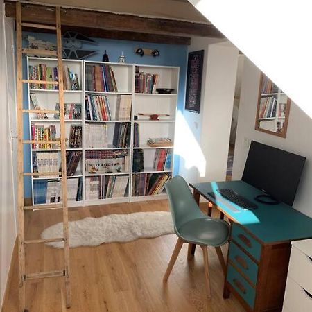 Charmant Studio A Proximite De La Gare Rer A Chatou Zewnętrze zdjęcie
